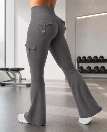 Pantalón acampanado de talle alto con bolsillos