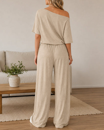 Conjunto casual de top con hombros descubiertos y pantalón acampanado